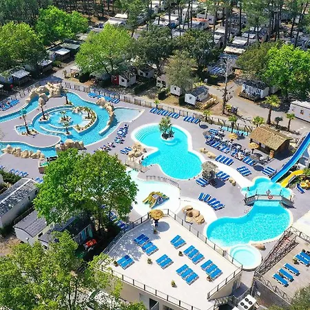 Mobil Avec Terrasse - 3 A - Api-1-52-1411 Camping