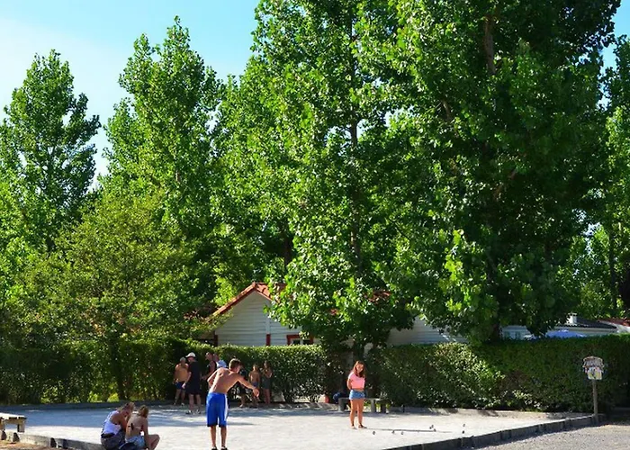 Camping Mobil Avec Terrasse - 3 A - Api-1-52-1411 *