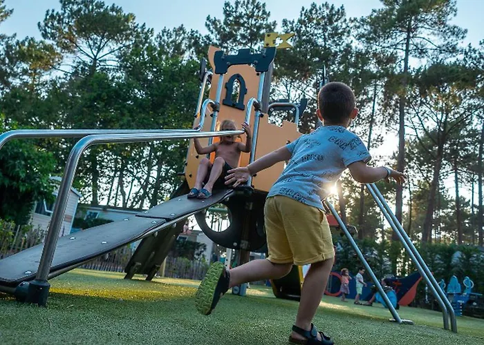 Mobil Avec Terrasse - 3 A - Api-1-52-1411 Мессанж